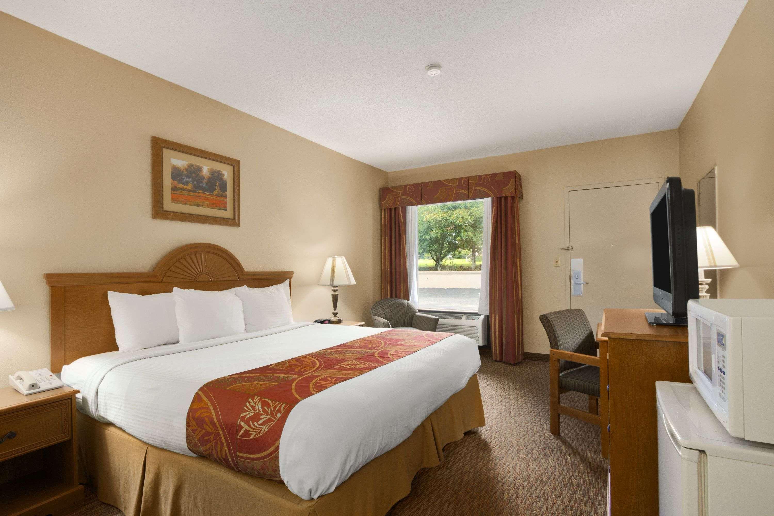Days Inn By Wyndham Alexander City Dış mekan fotoğraf